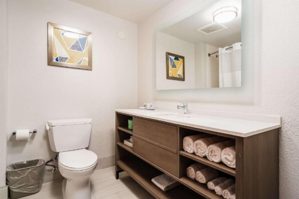 Comfort Suites Columbia Northeast - Fort Jackson image 11