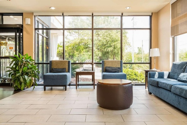 Comfort Suites Columbia Northeast - Fort Jackson image 5